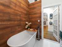 House 3170917421