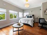 House 3170917423