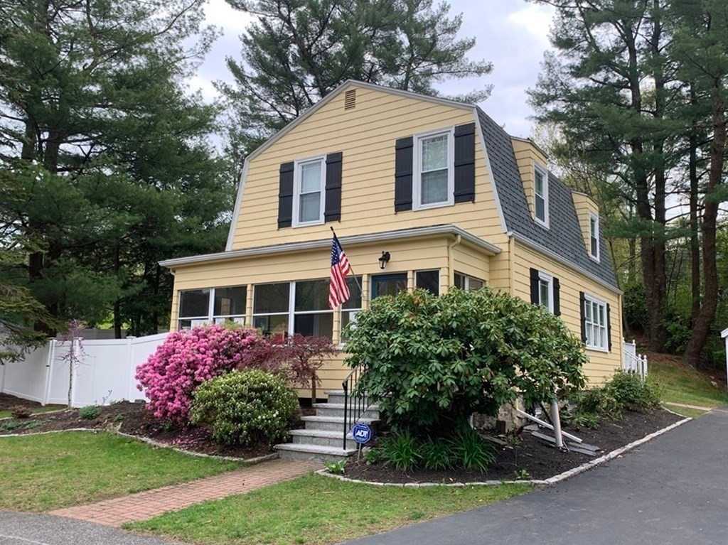 44 Pinewood Rd Wellesley Massachusetts United States, Sold, residential, Danielle Comella, Douglas Elliman Real Estate