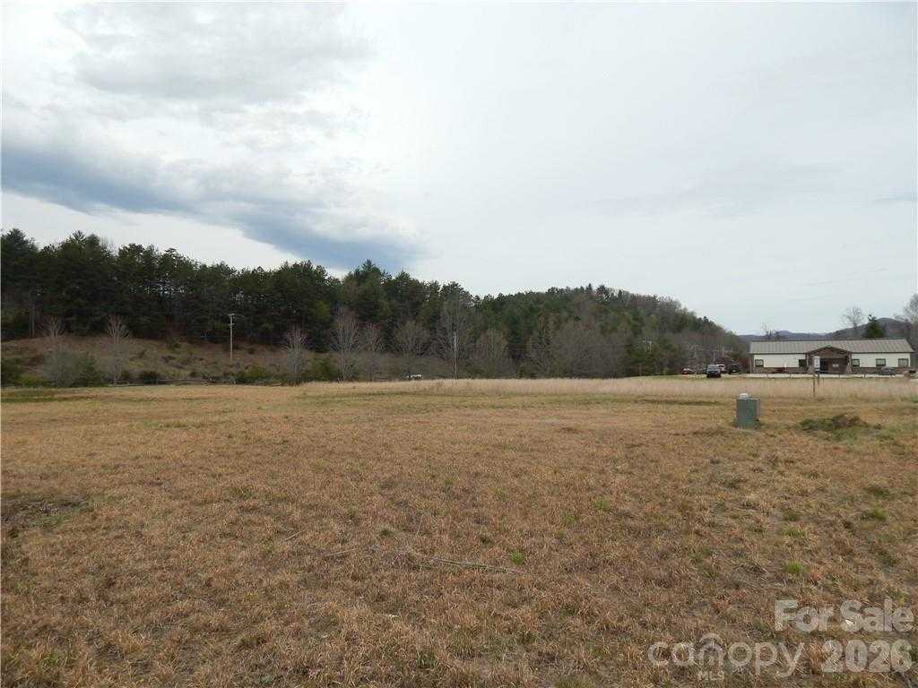 Macon Center Drive APT B Franklin North Carolina United States, for Sale, commercial, Jaci Reynolds, RE/MAX Executive