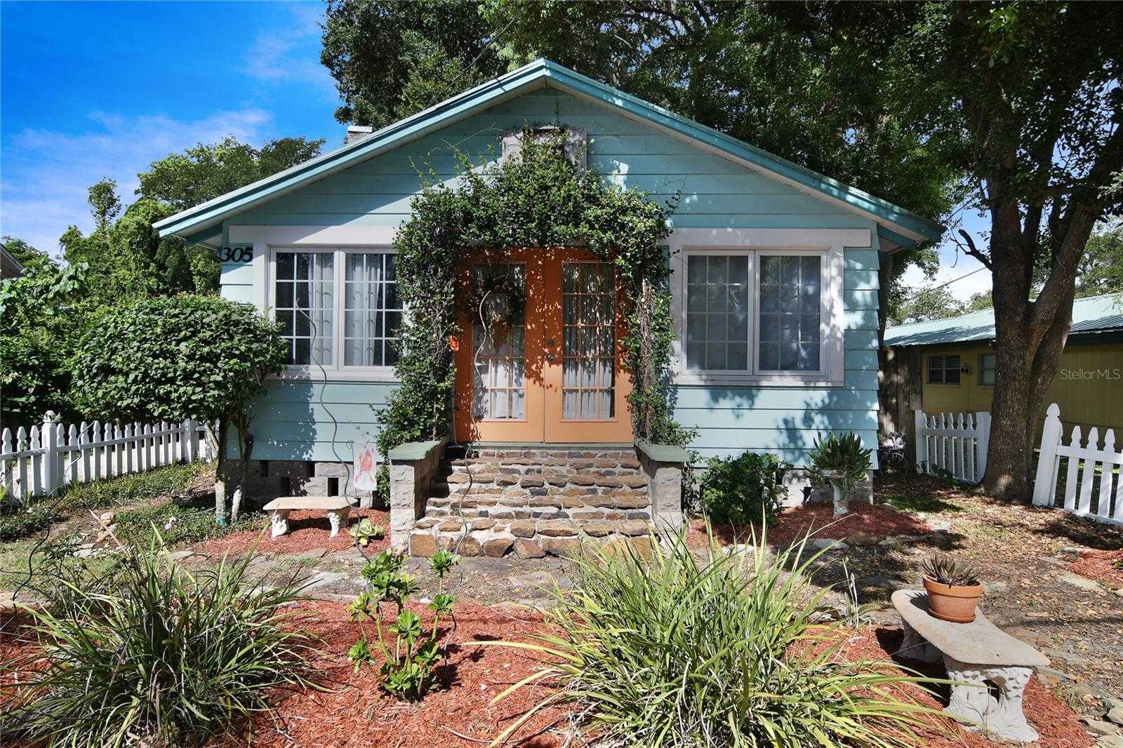 305 S HIGHLAND ST Mount Dora Florida United States, Sold, residential, , Spouses With Houses Realty