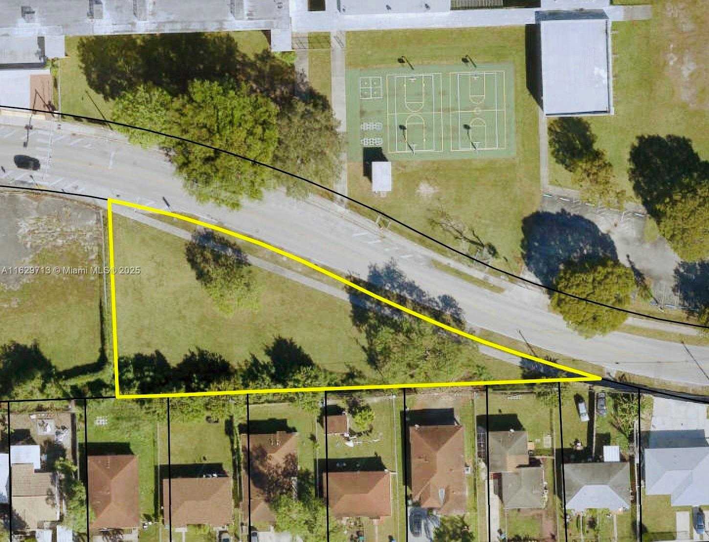 1895 NW 75 street Miami Florida United States, for Sale, commercial, Sandra Benkahla, The 305 Agency
