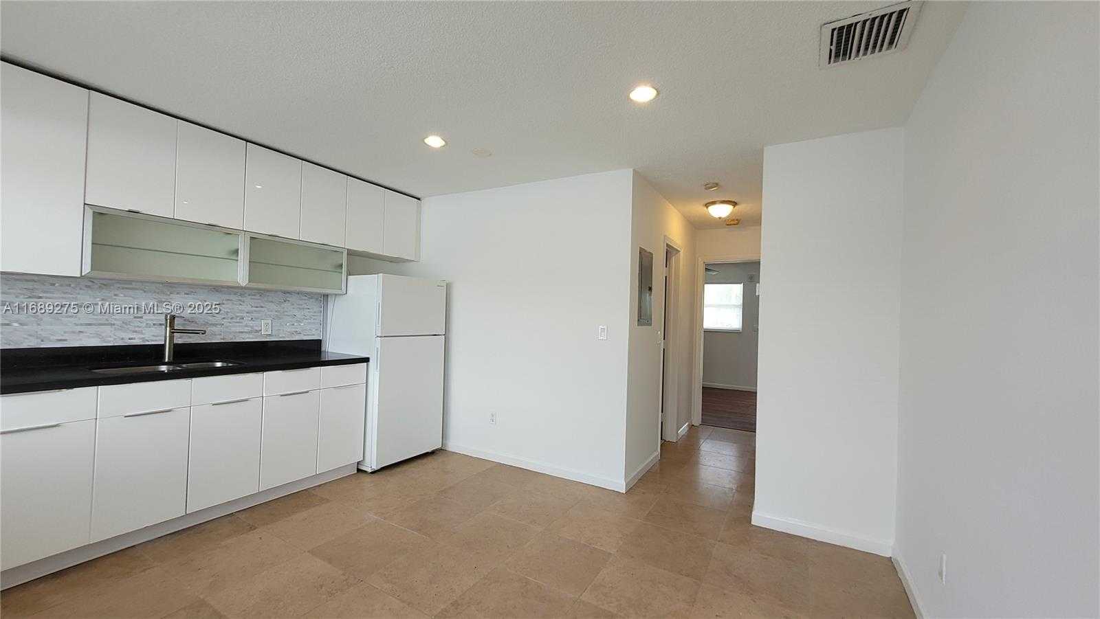 524 Washington Ave APT 312 Miami Beach Florida United States, Sold, residential, , Kamany Realty & Property Management Inc.