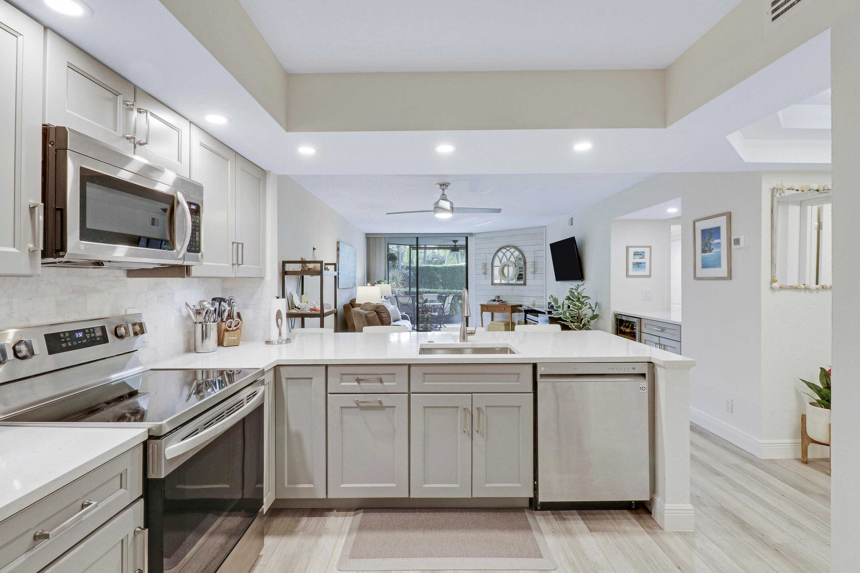 112 Bay Colony Drive Juno Beach Florida United States, for Sale, residential, Mark Nickol, Sutter & Nugent