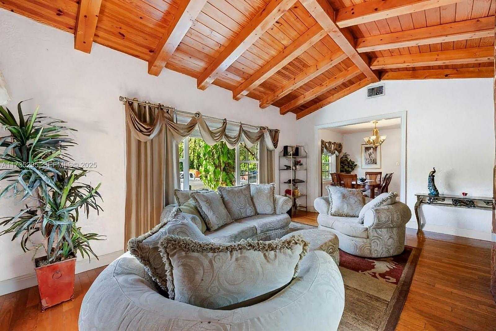 2039 SW 17th St Miami Florida United States, for Sale, residential, Isabella Anderson, Incom Example Office