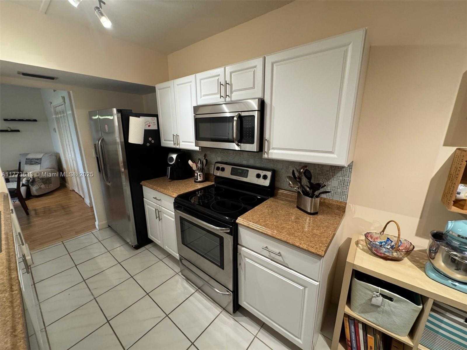 4330 Hillcrest Dr  APT 304 Hollywood Florida United States, for Sale, residential,  , Phoenix Realtors LLC