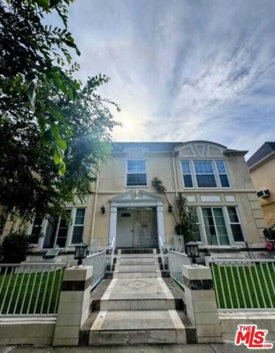 137 S Crescent Drive APT 5 Beverly Hills California United States, for Rent, residential, LAURENT   BERTET, Bertet Investment Group LLC