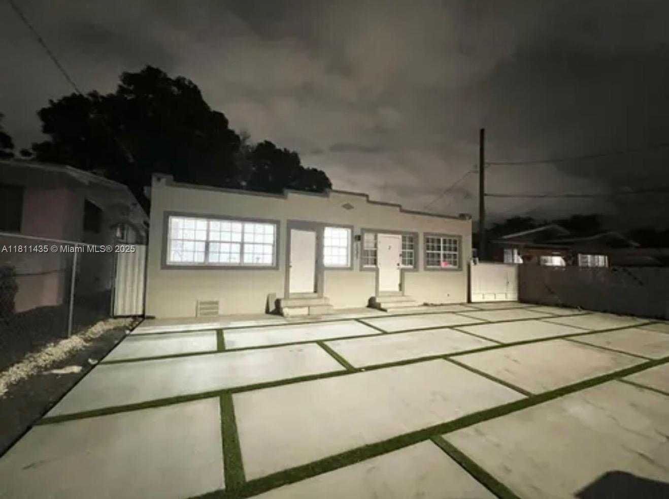 1237 NW 33rd Ave Miami Florida United States, for Sale, residential, Isabella Anderson, Incom Example Office