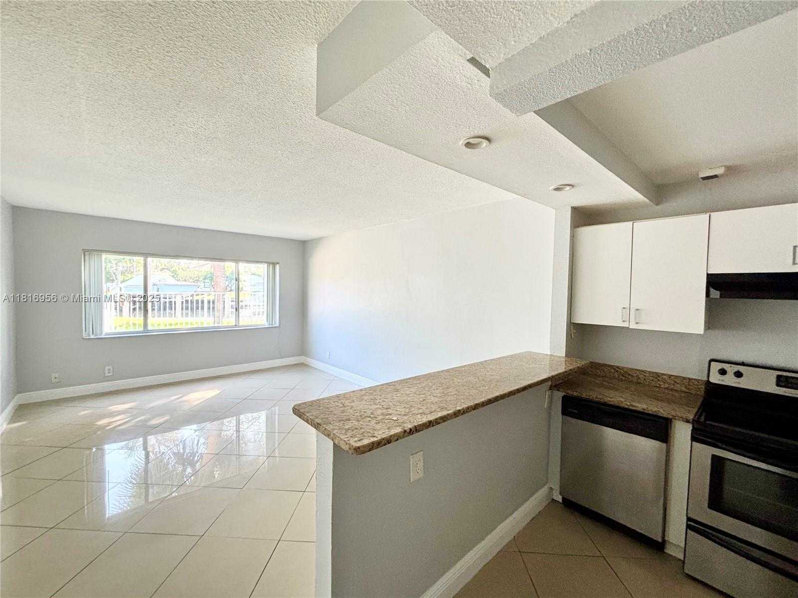 251 SE 6th Ave  APT 3 Pompano Beach Florida United States, for Rent, residential,  , D'Lux Real Estate Services, LLC