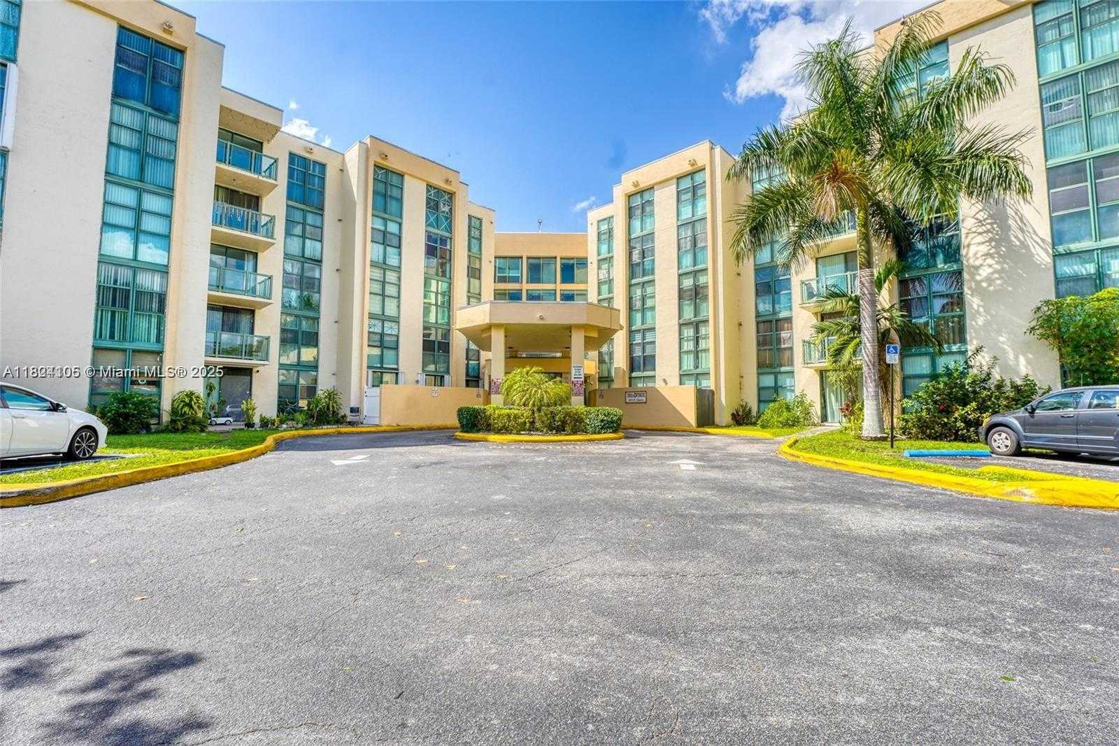 2075 SW 122nd Ave APT 306 Miami Florida United States, Sale Pending, residential, , One Stop Realty - Miami