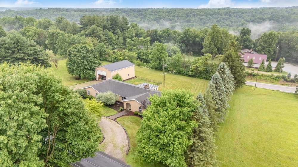 18348 Hall Drive Mount Vernon OH United States, for Sale, residential, Jennifer Farmer, Town & Country Realty & Auction Co