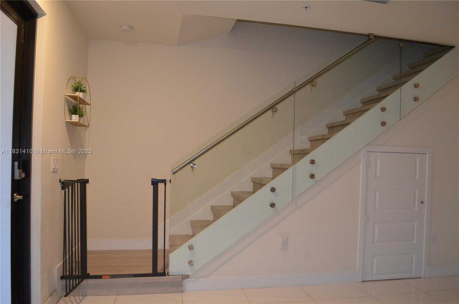 10419 NW 82nd St  APT 12 Doral Florida United States, for Rent, residential, Roberto Villasmil, Interinvestments Realty, Inc.