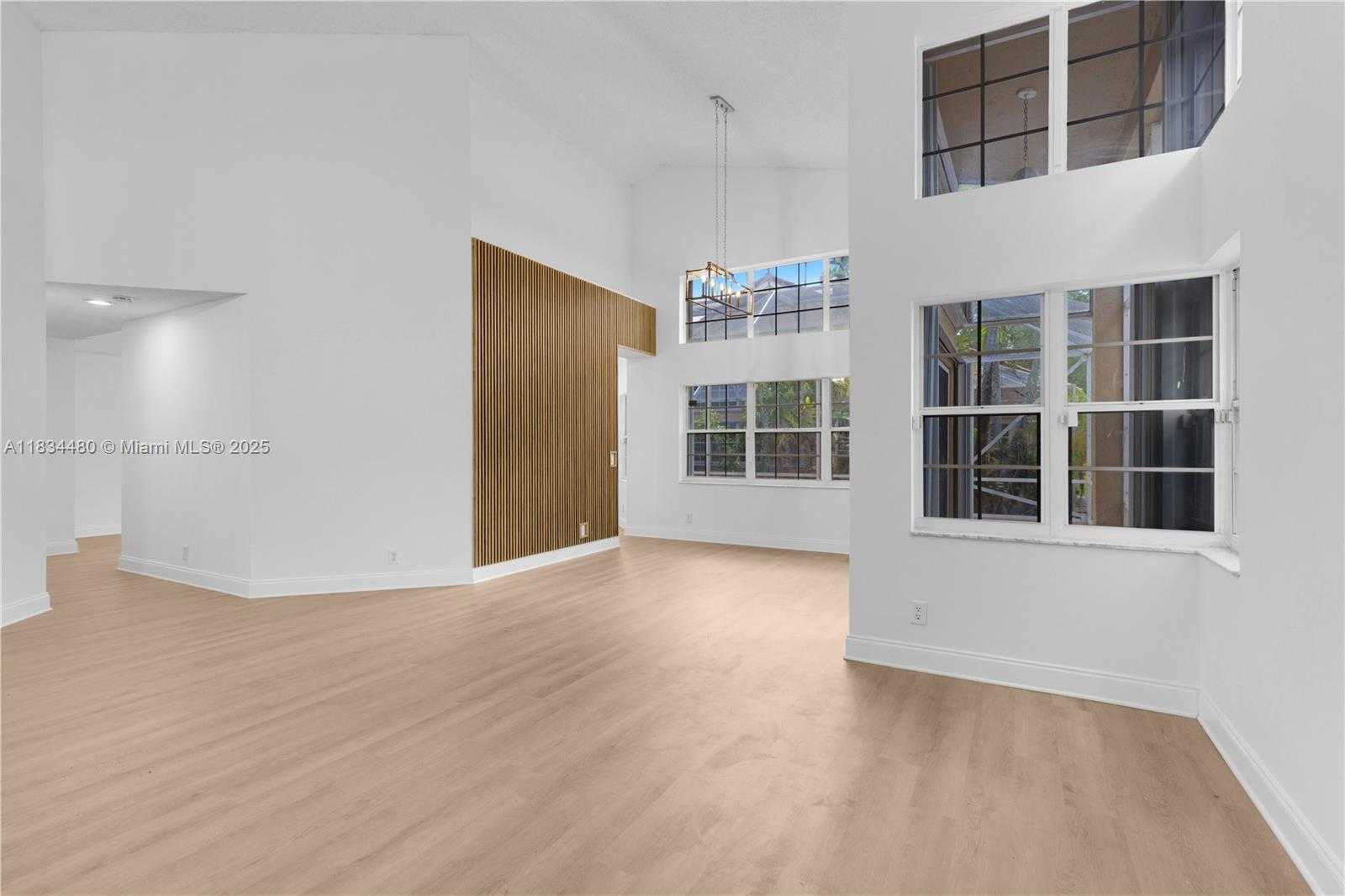 1525 Seabay Rd Weston Florida United States, for Sale, residential, Radmila Mandel, Florida Sky Realty Group