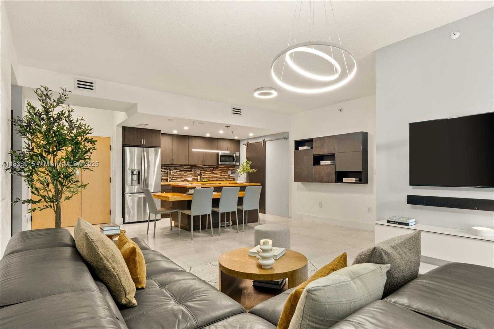 9755 NW 52nd St  APT 206 Doral Florida United States, for Rent, residential, Roberto Villasmil, Interinvestments Realty, Inc.