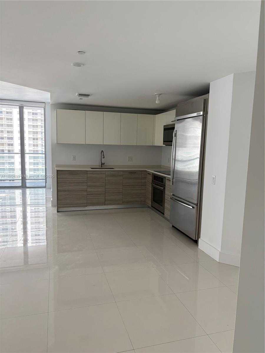 1300 Brickell Bay Dr  APT 2210 Miami Florida United States, Sale Pending, residential,  , Tejeda Real Estate Inc. 