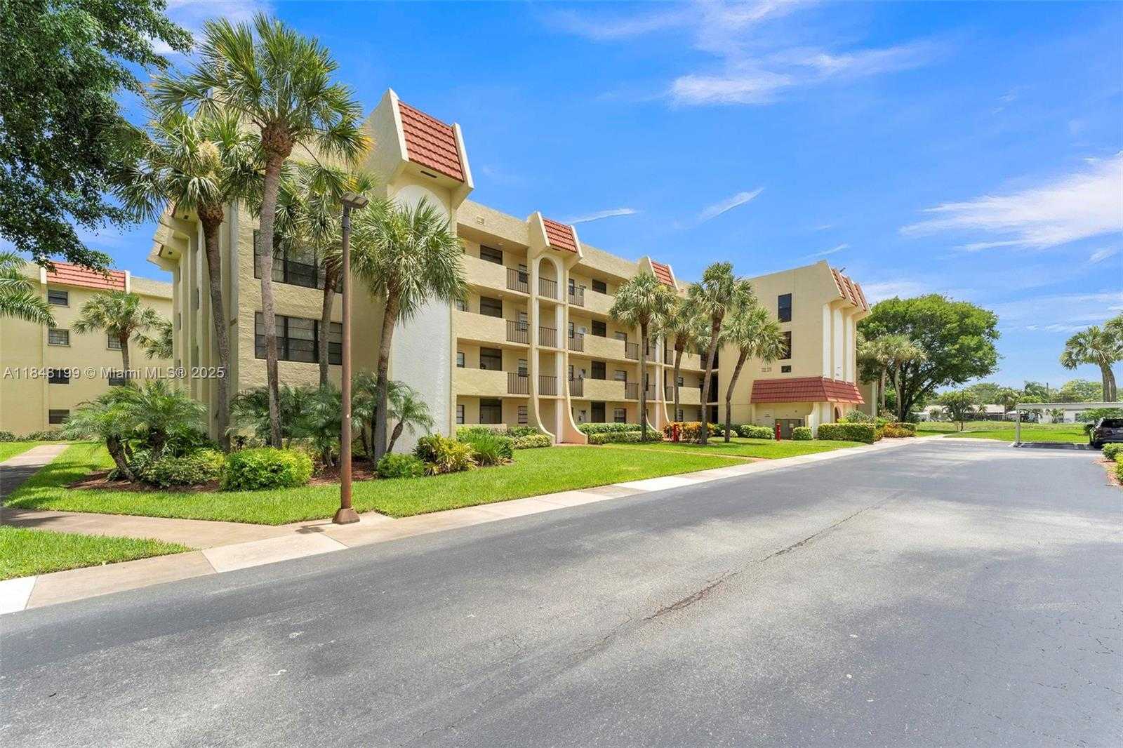 23380 Carolwood Ln  APT 101 Boca Raton Florida United States, for Sale, residential, Pierre J Denis, Realty 100