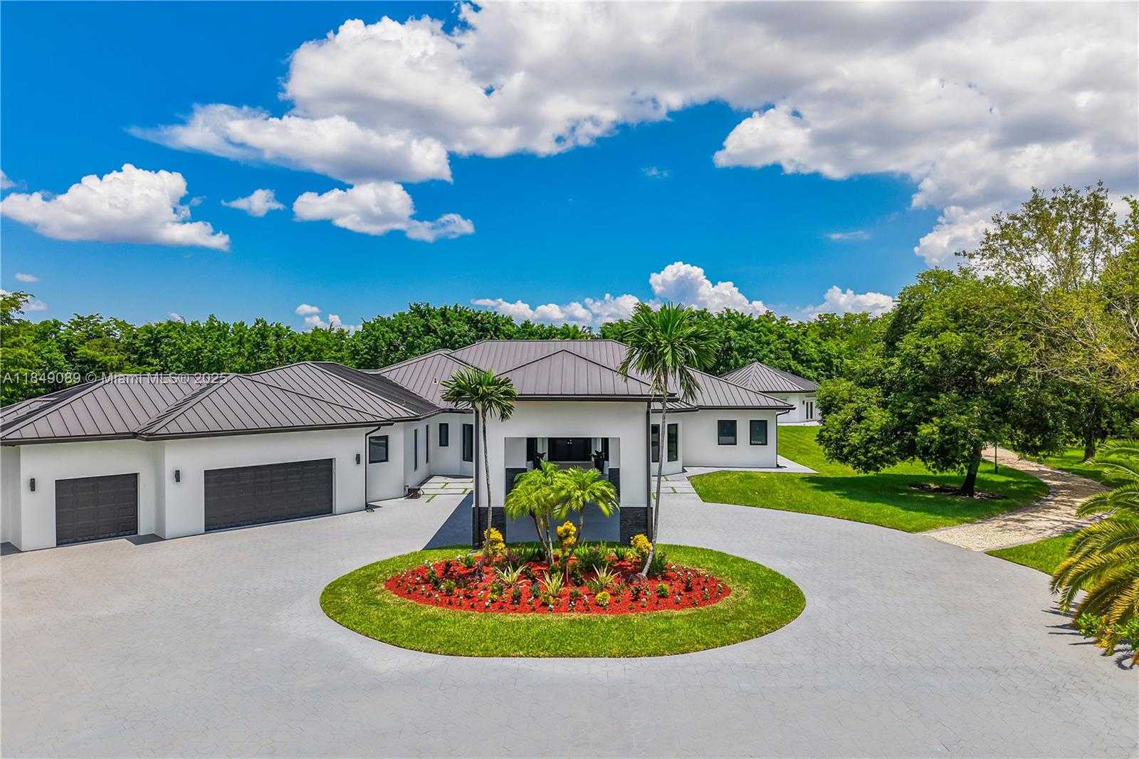 601 Ranch Rd Weston Florida United States, for Sale, residential, Radmila Mandel, Florida Sky Realty Group