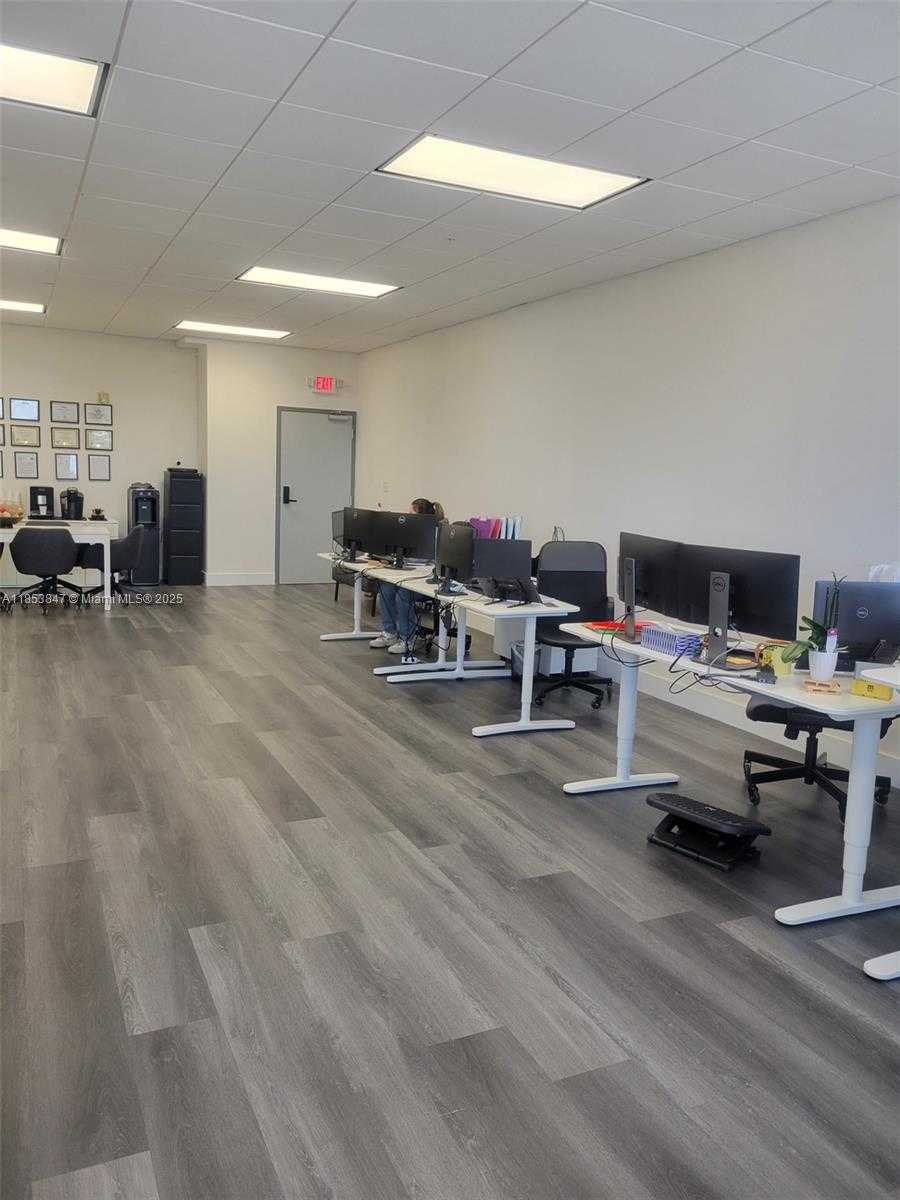 Street information unavailable  APT 410 Doral Florida United States, for Lease, commercial, Roberto Villasmil, Interinvestments Realty, Inc.