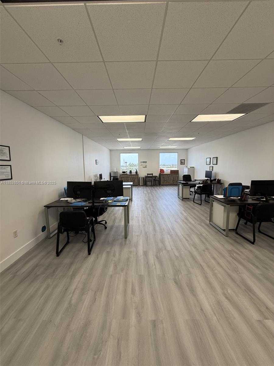 Street information unavailable  APT 412 Doral Florida United States, for Lease, commercial, Roberto Villasmil, Interinvestments Realty, Inc.