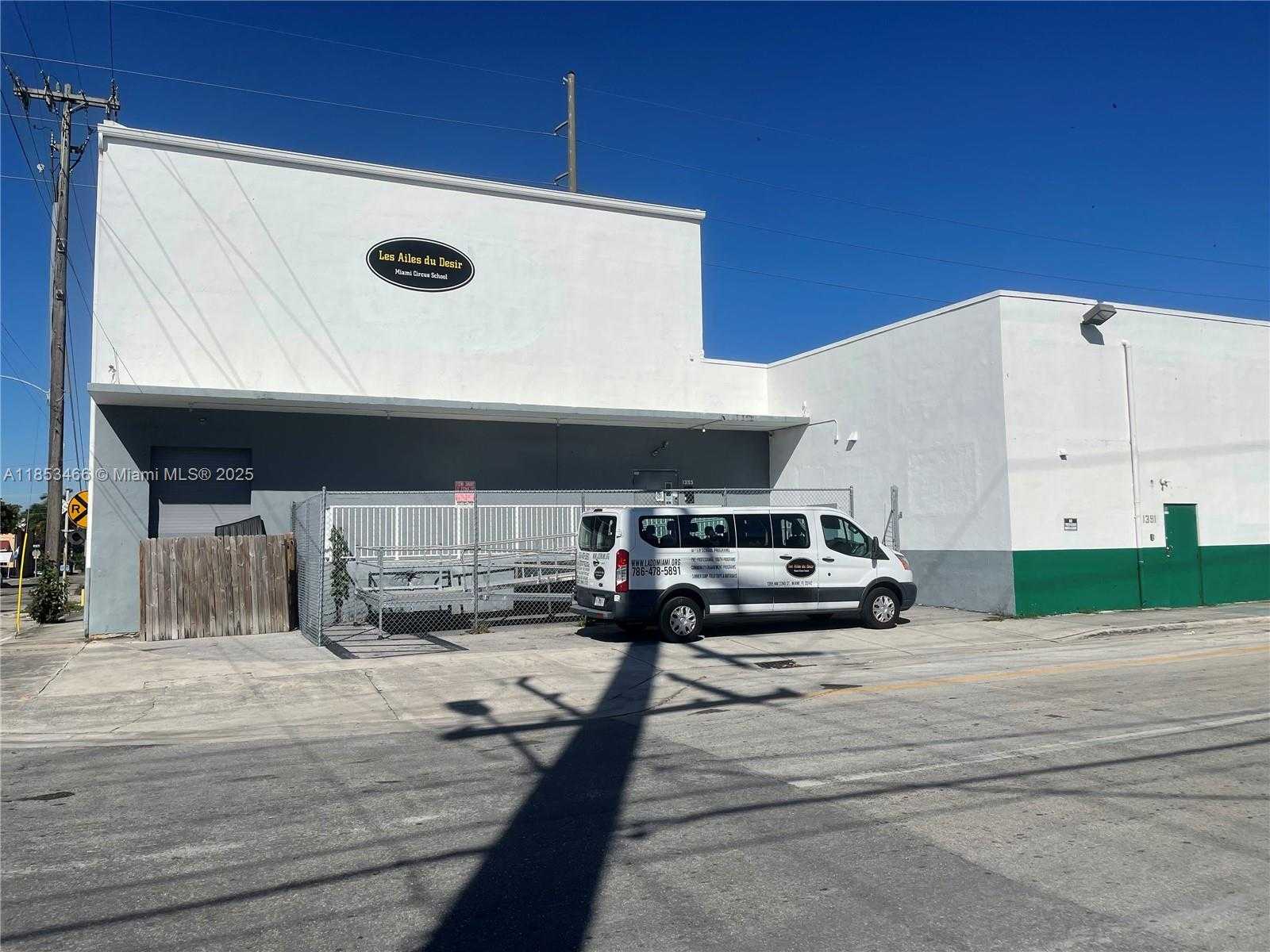 1395 NW 22nd St Miami Florida United States, for Sale, commercial, Kimberley Gibson, InCom Commercial Example Office