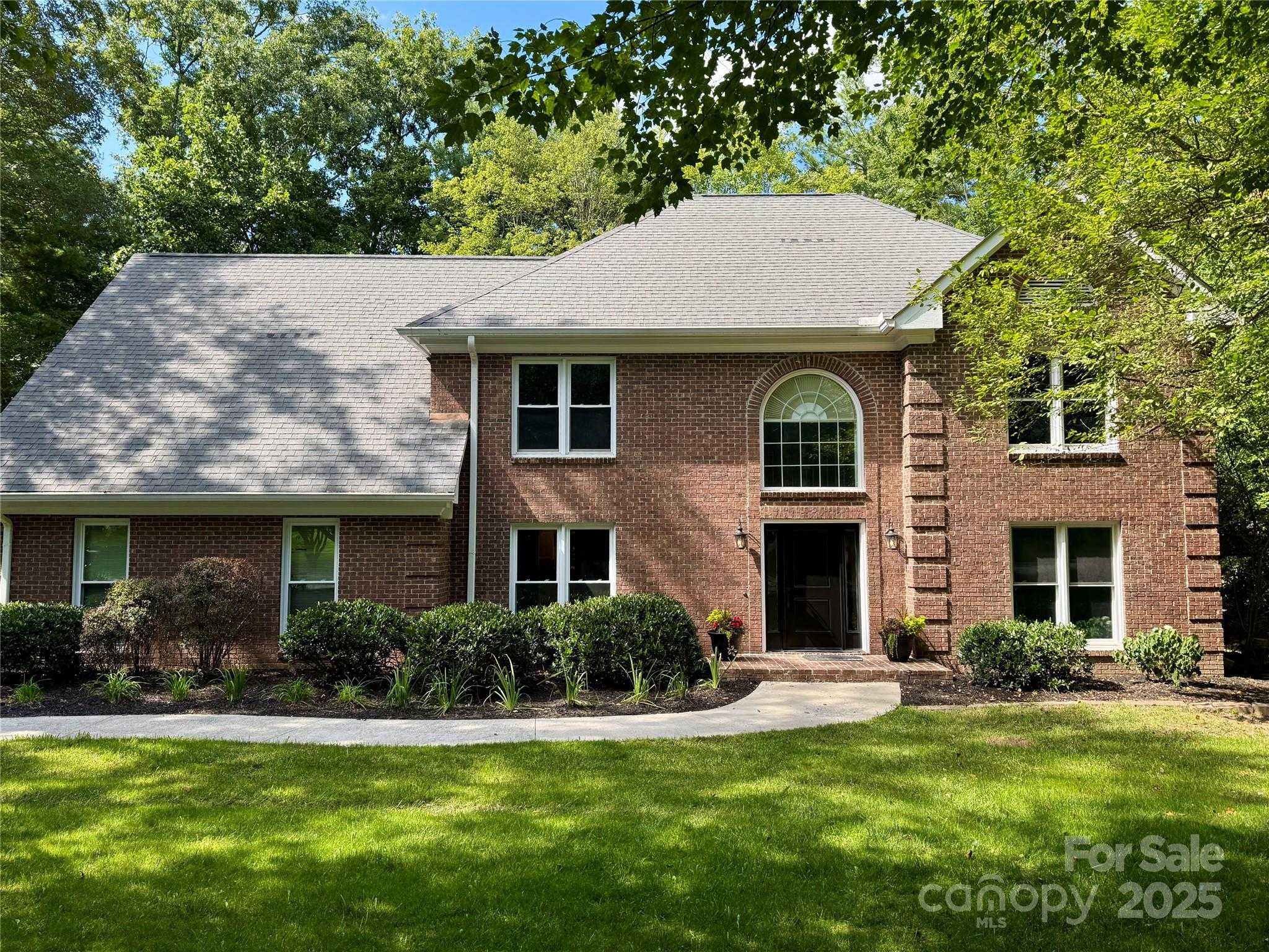 4 Quail Hollow Drive Arden North Carolina United States, for Sale, residential, Toby Davis, RE/MAX RESULTS REALTY