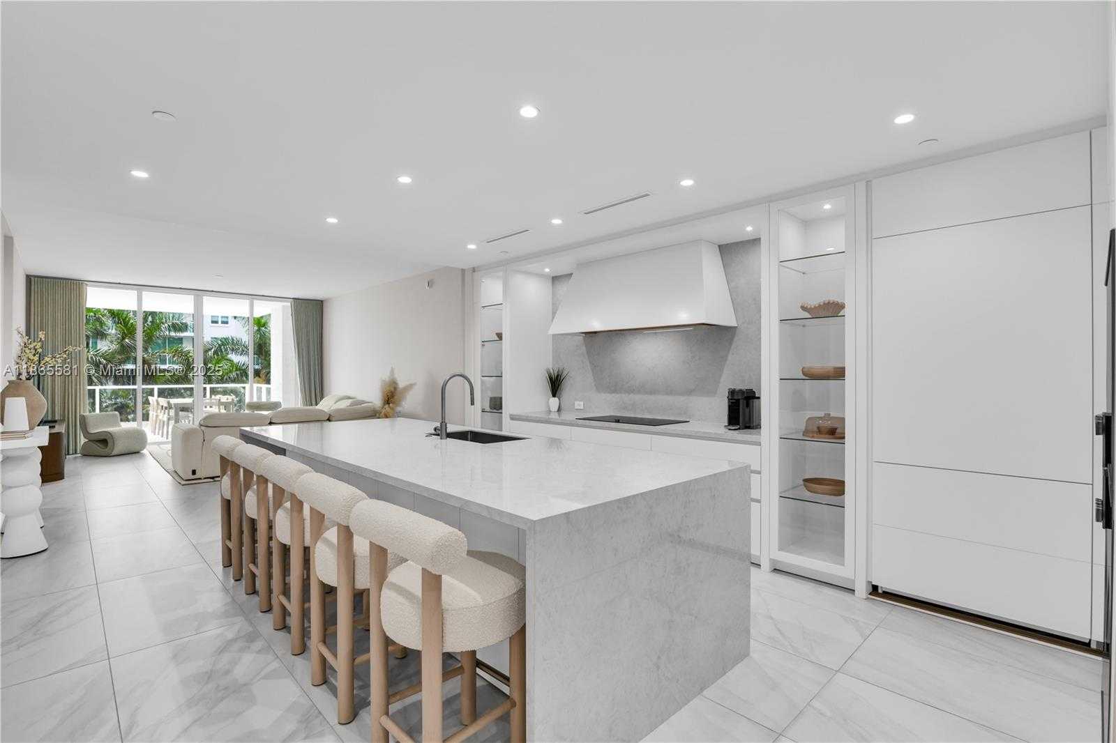 220 SE Mizner Blvd  APT 414 Boca Raton Florida United States, for Sale, residential, Pierre J Denis, Realty 100