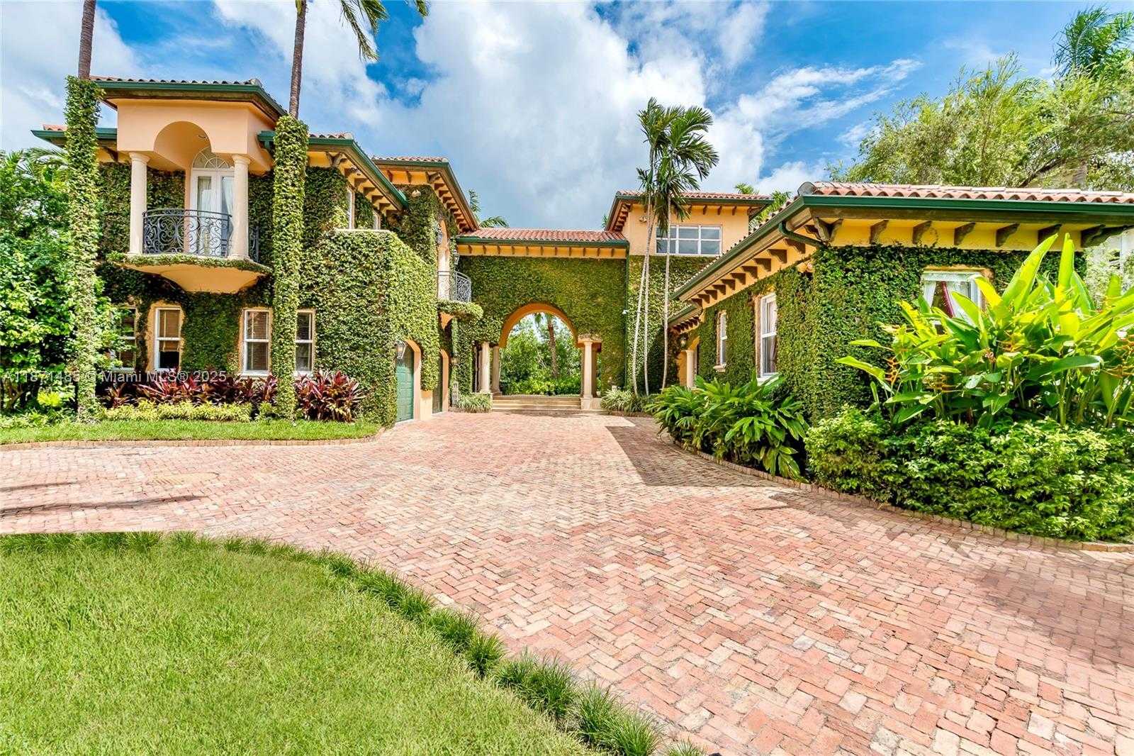 104 Paloma Dr Coral Gables Florida United States, for Sale, residential,  , Tejeda Real Estate Inc. 