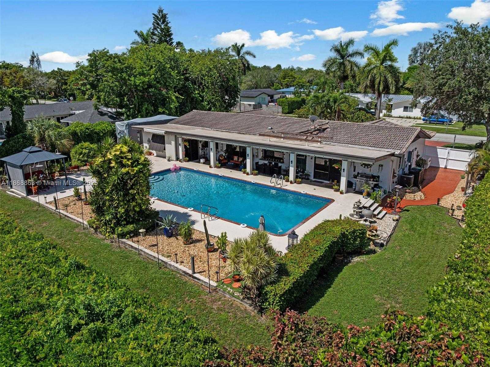 11905 SW 107th Ave Miami Florida United States, for Sale, residential, Isabella Anderson, Incom Example Office