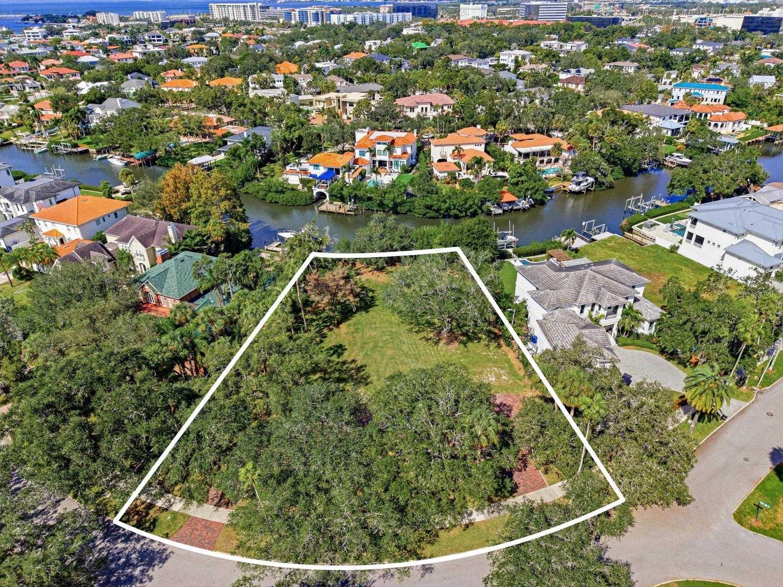 5001 S SHORE CREST CIRCLE Tampa Florida United States, for Sale, commercial, Sunny Sidhu, RE/MAX Premier Group