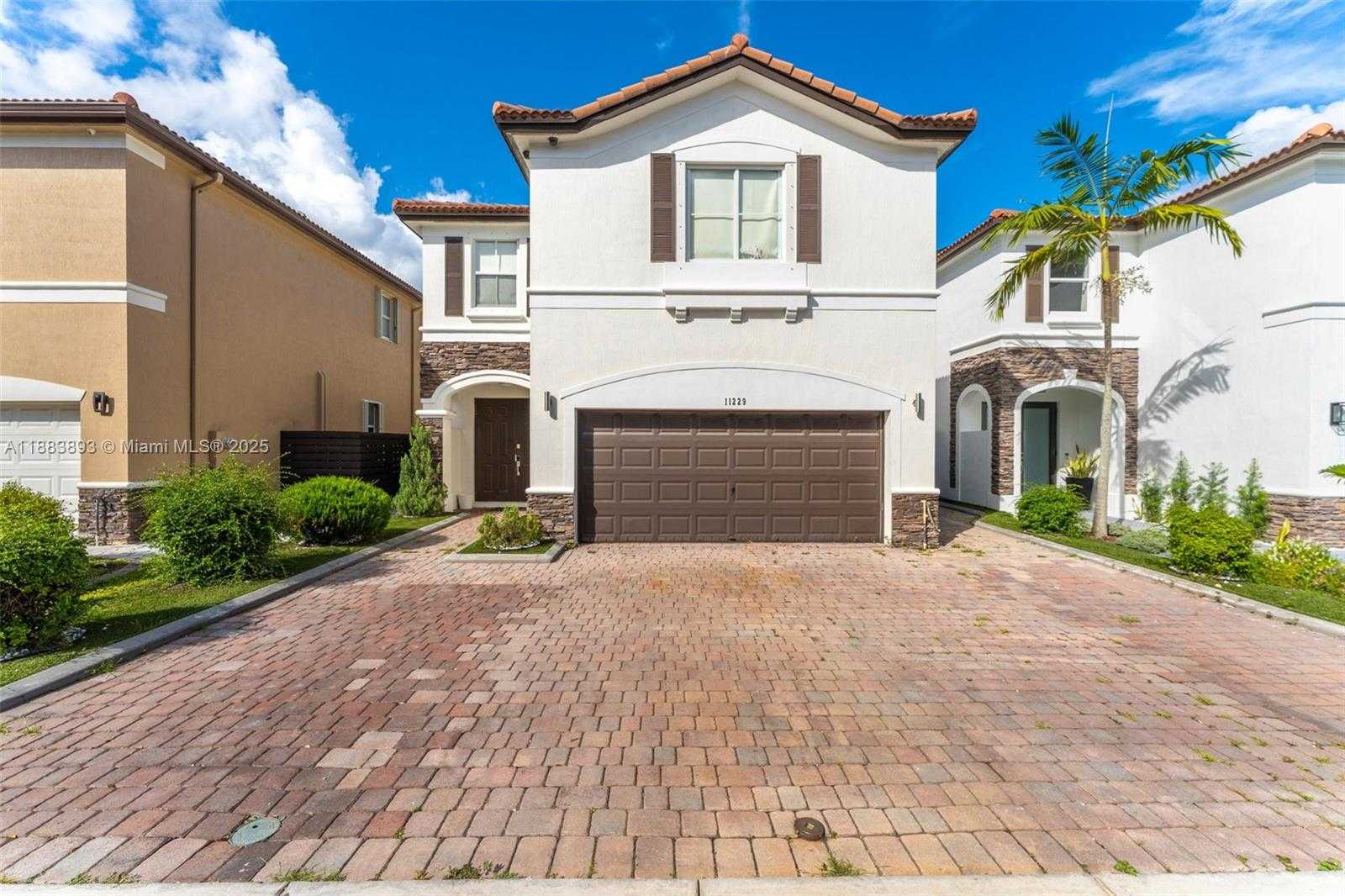 11229 NW 44th Ter Doral Florida United States, for Rent, residential, Roberto Villasmil, Interinvestments Realty, Inc.