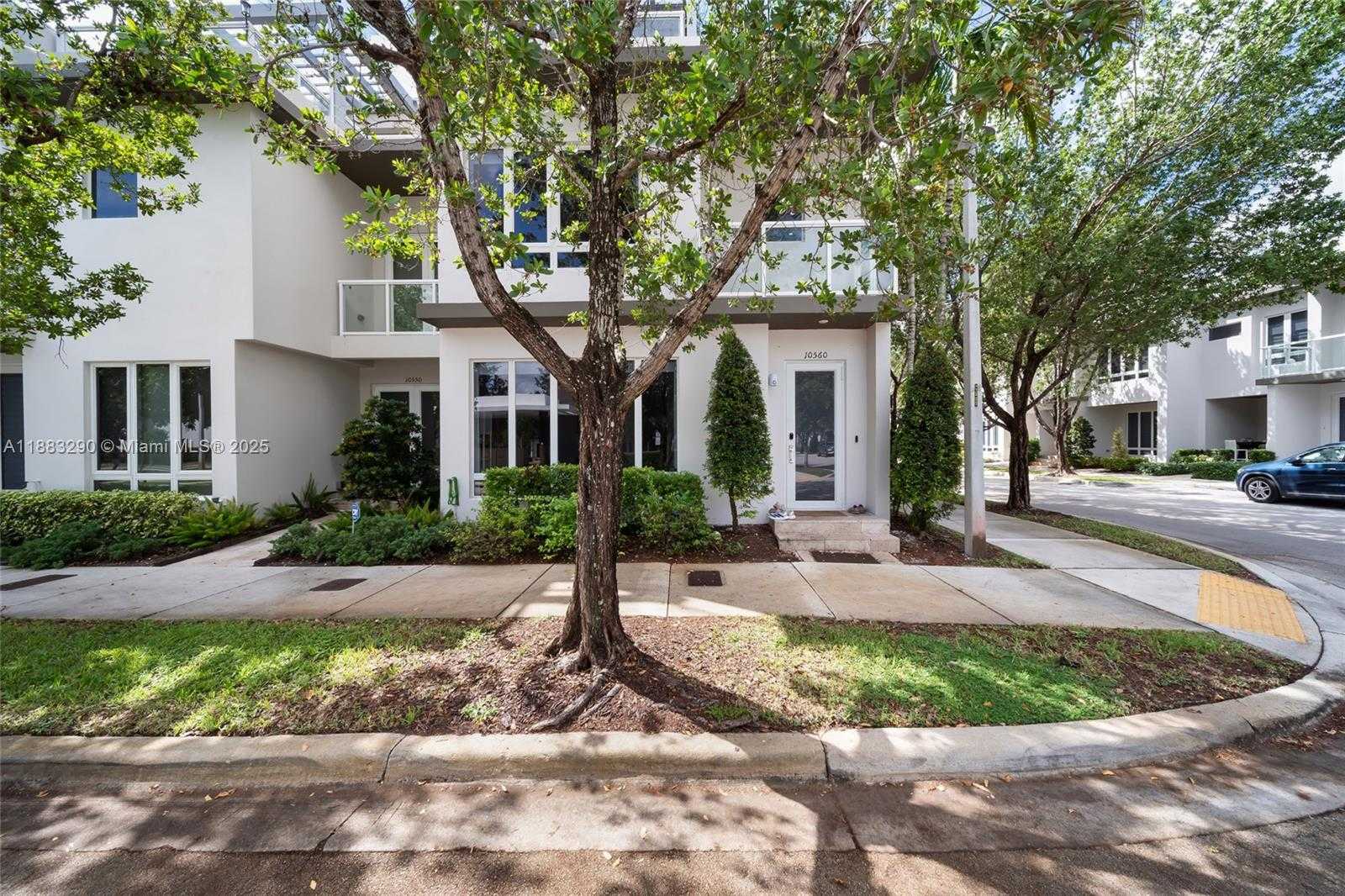 10560 NW 64th Ter  APT 10560 Doral Florida United States, for Rent, residential, Roberto Villasmil, Interinvestments Realty, Inc.