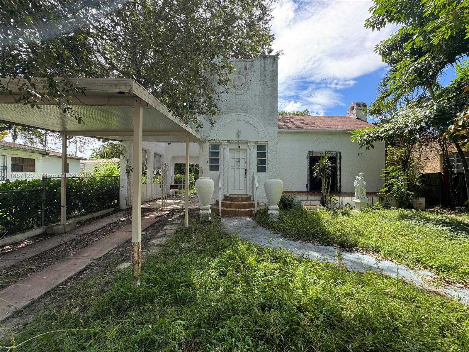 1920 SW 13th St Miami Florida United States, for Sale, residential, Isabella Anderson, Incom Example Office