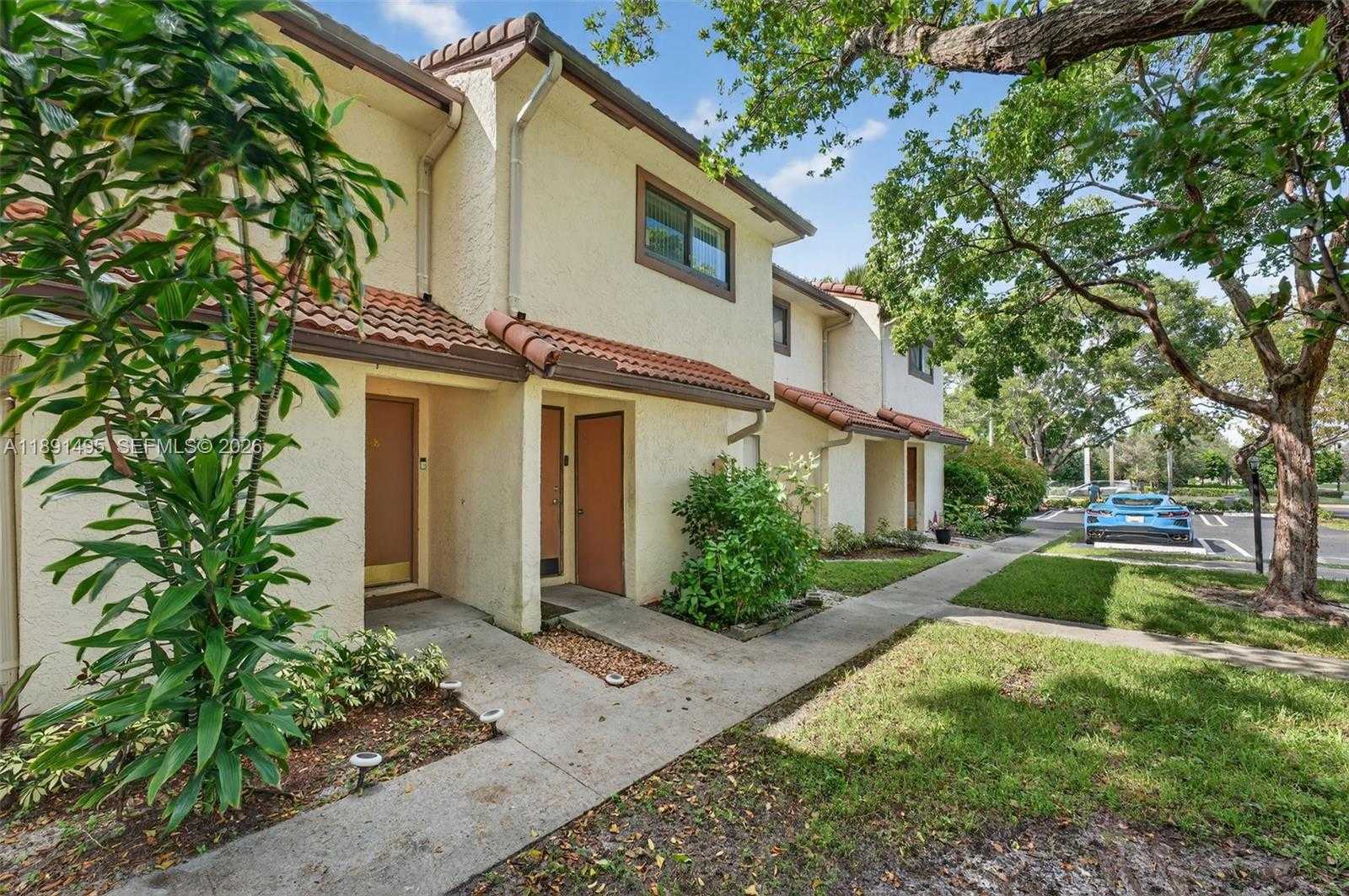 8958 W Sample Rd  APT 8958 Coral Springs Florida United States, for Sale, residential, Pierre J Denis, Realty 100