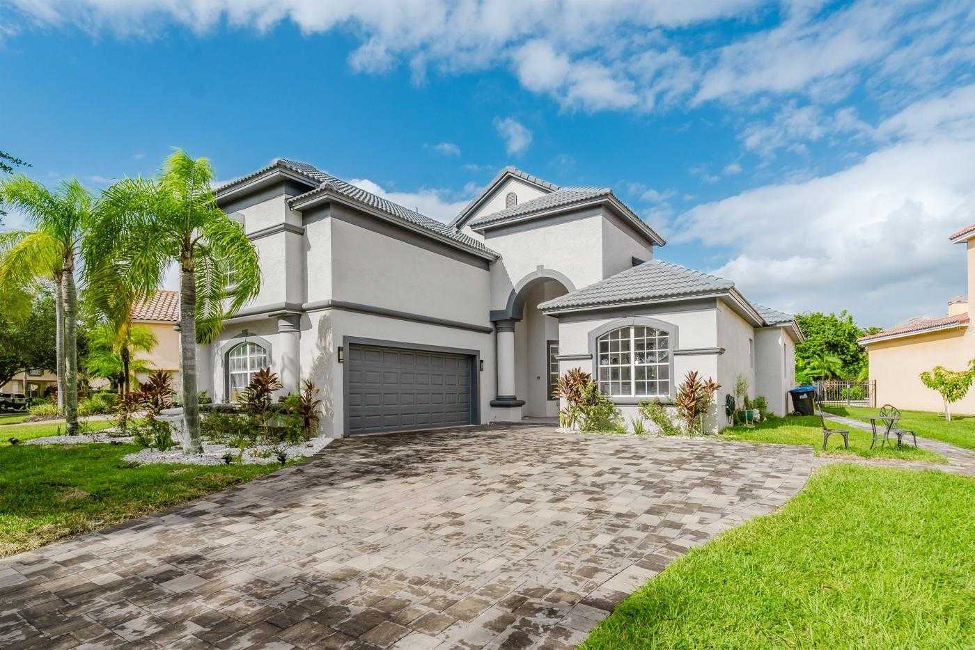 1361 WHITNEY ISLES DRIVE Windermere Florida United States, for Sale, residential, Zaira Mejia, Spaces & Styles Group