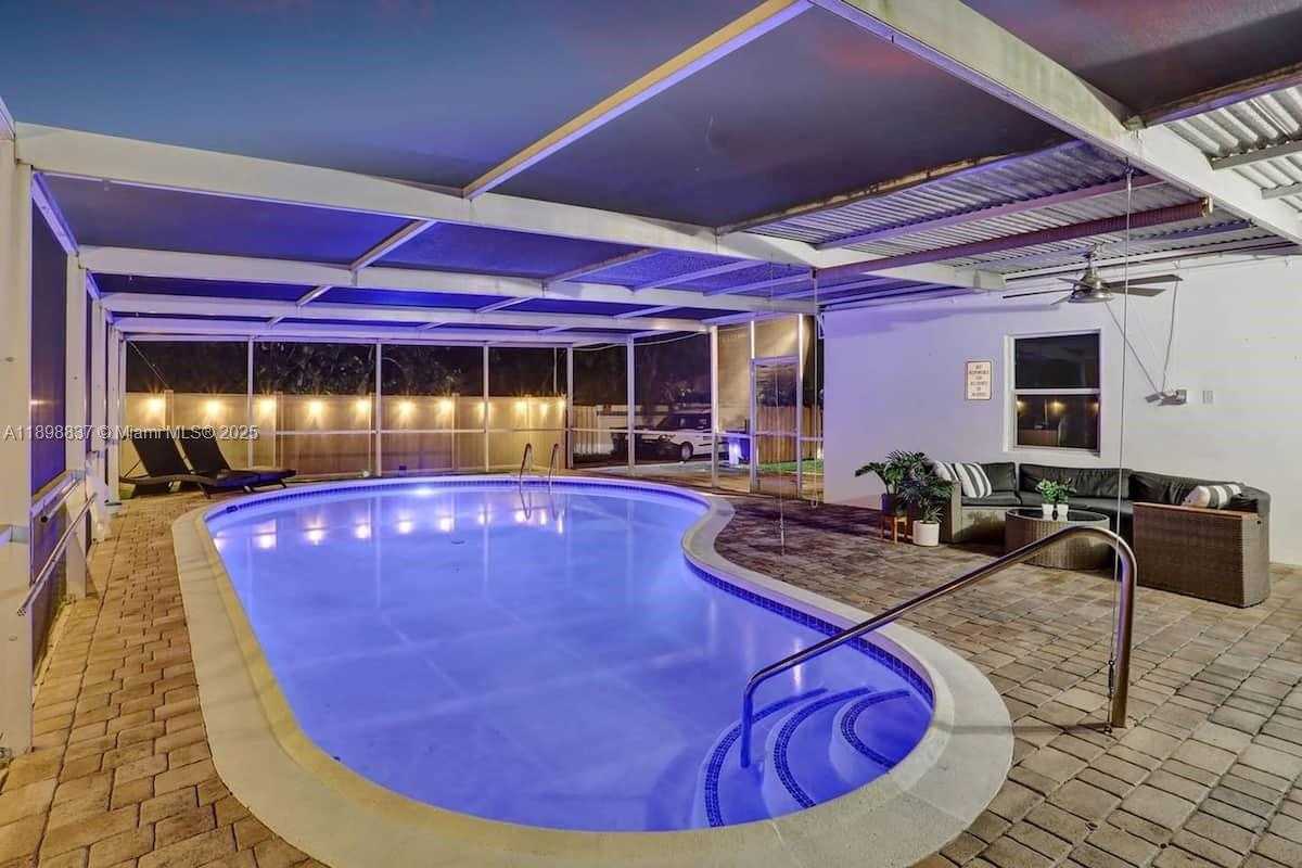 1321 S 16th Ave Hollywood Florida United States, for Sale, residential, Ronald Wilson, Incom Demo New Office