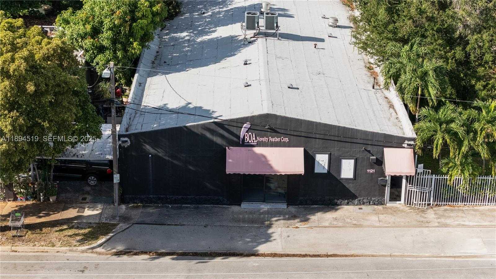 1121 NW 29th St Miami Florida United States, for Sale, commercial, Demo Agent, InCom Real Estate - New Example Office