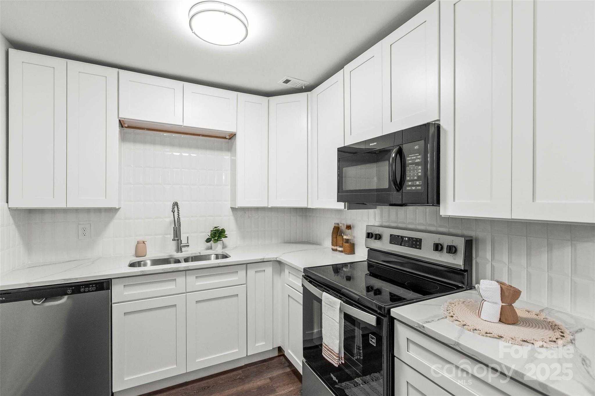 3824 Country Club Road APT D Winston Salem North Carolina United States, for Sale, residential,  , The Headley Group Realty