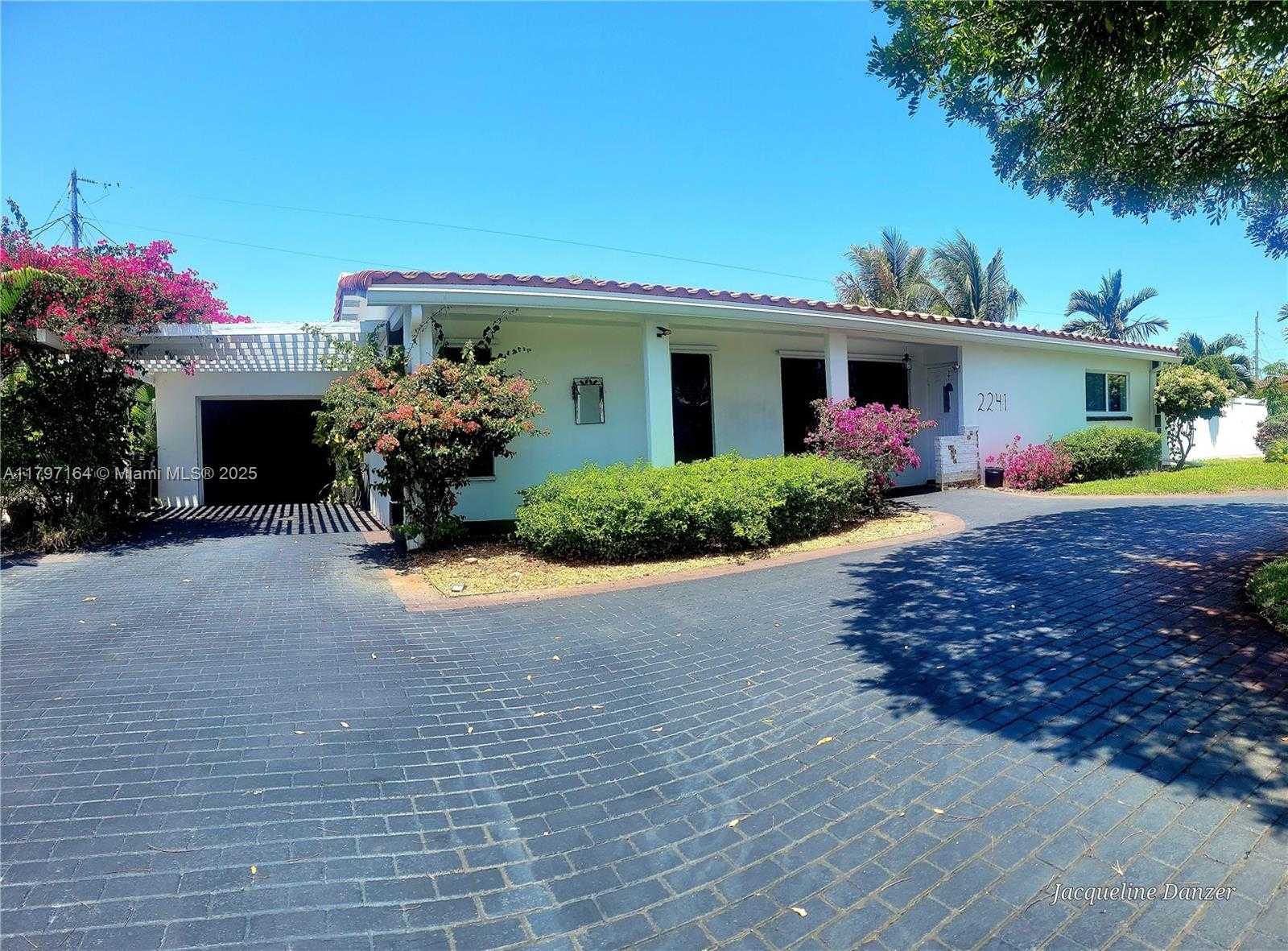 2241 NE 38th St Lighthouse Point Florida United States, for Rent, residential,  , D'Lux Real Estate Services, LLC