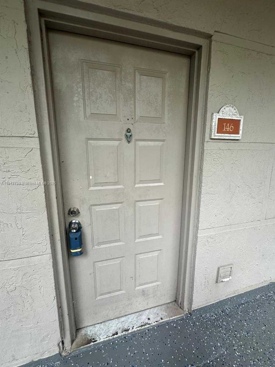 8290 Lake Dr  APT 146 Doral Florida United States, for Rent, residential, Roberto Villasmil, Interinvestments Realty, Inc.