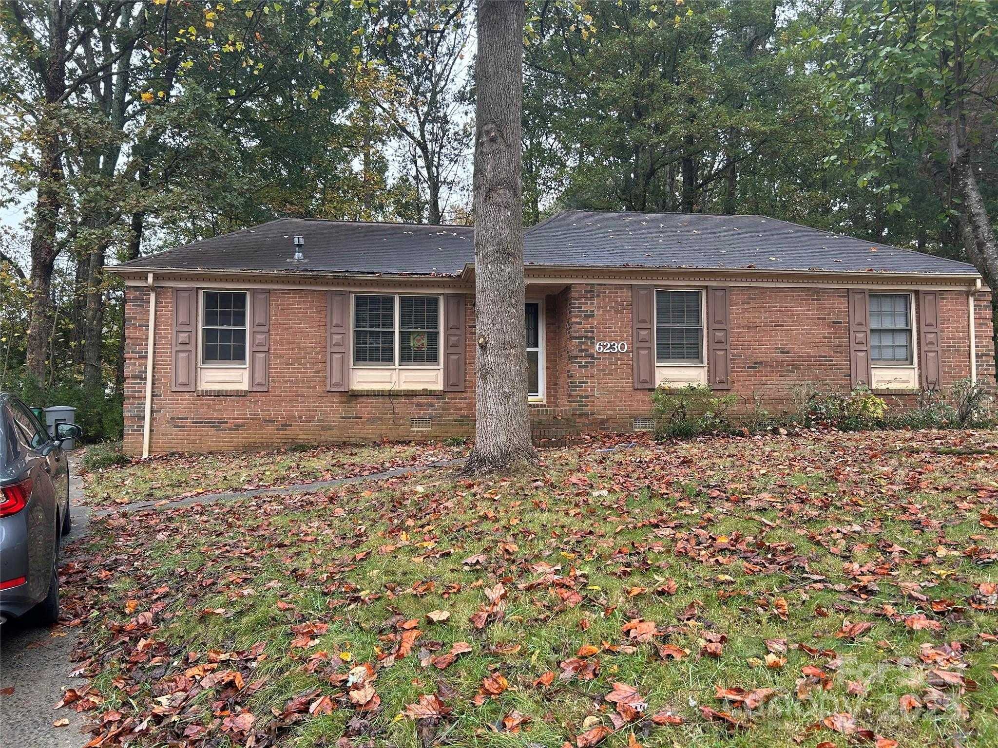 6230 Cross Creek Lane Charlotte North Carolina United States, for Sale, residential, William Owens , South Charlotte Properties