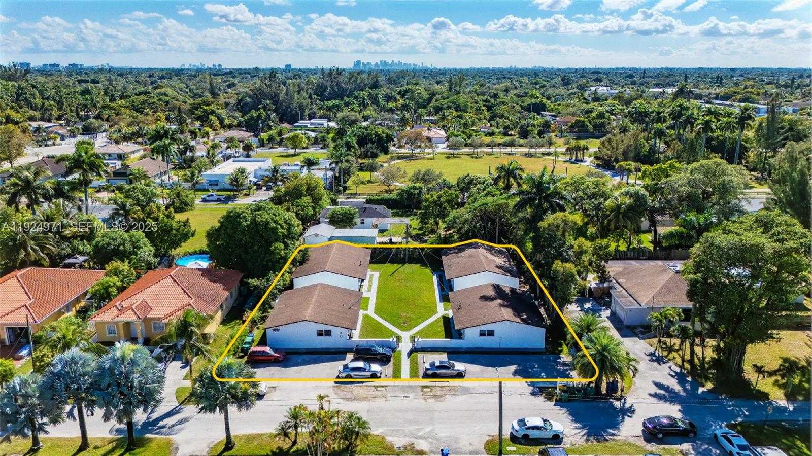 60 NW 161st St Miami Florida United States, for Sale, commercial, Sandra Benkahla, The 305 Agency