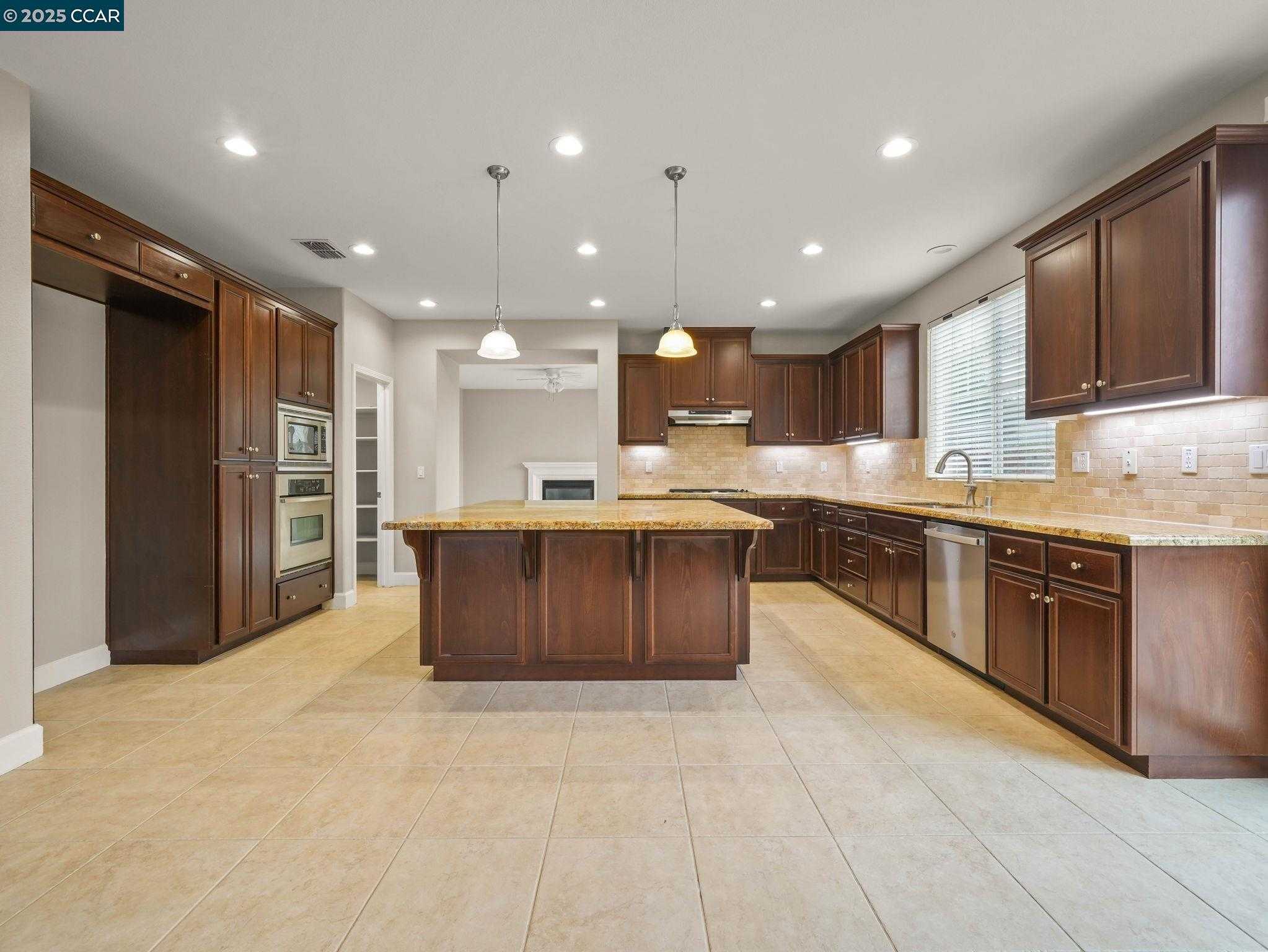 929 Painted Shore Court Oakley California United States, for Sale, residential, Hitomi Benedetti, Pellego