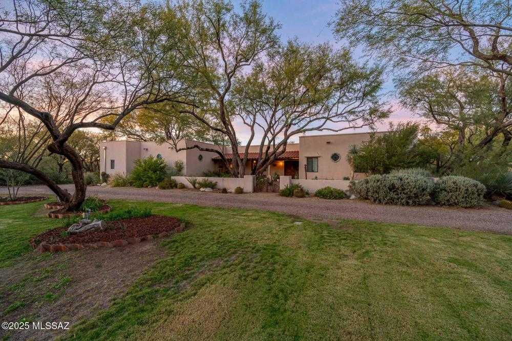 10475 Speedway Boulevard Tucson Arizona United States, for Sale, residential, Aaron Lieberman, TIERRA ANTIGUA REALTY
