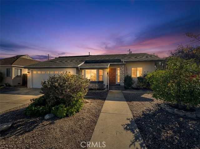 12930 Gilmore Avenue Los Angeles California United States, for Sale, residential, Joana Laundern, InCom Brokerage Sample