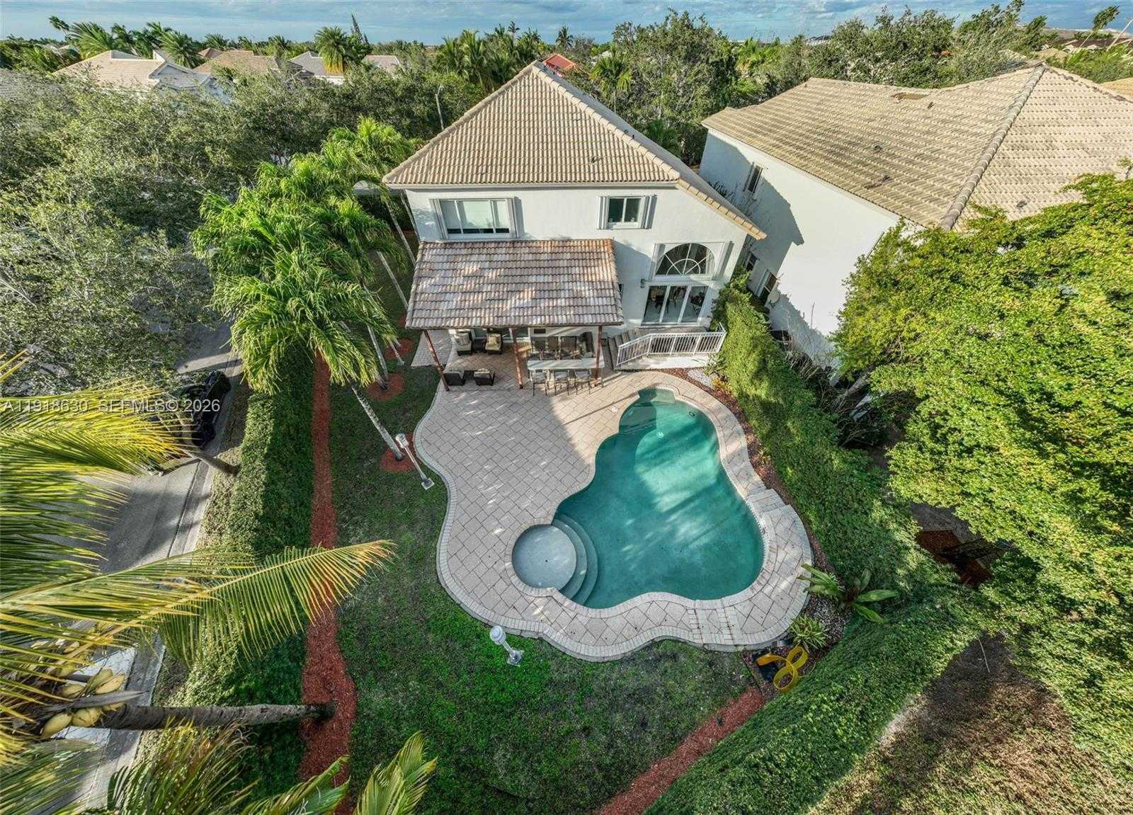 10794 NW 70th St Doral Florida United States, for Sale, residential, Roberto Villasmil, Interinvestments Realty, Inc.