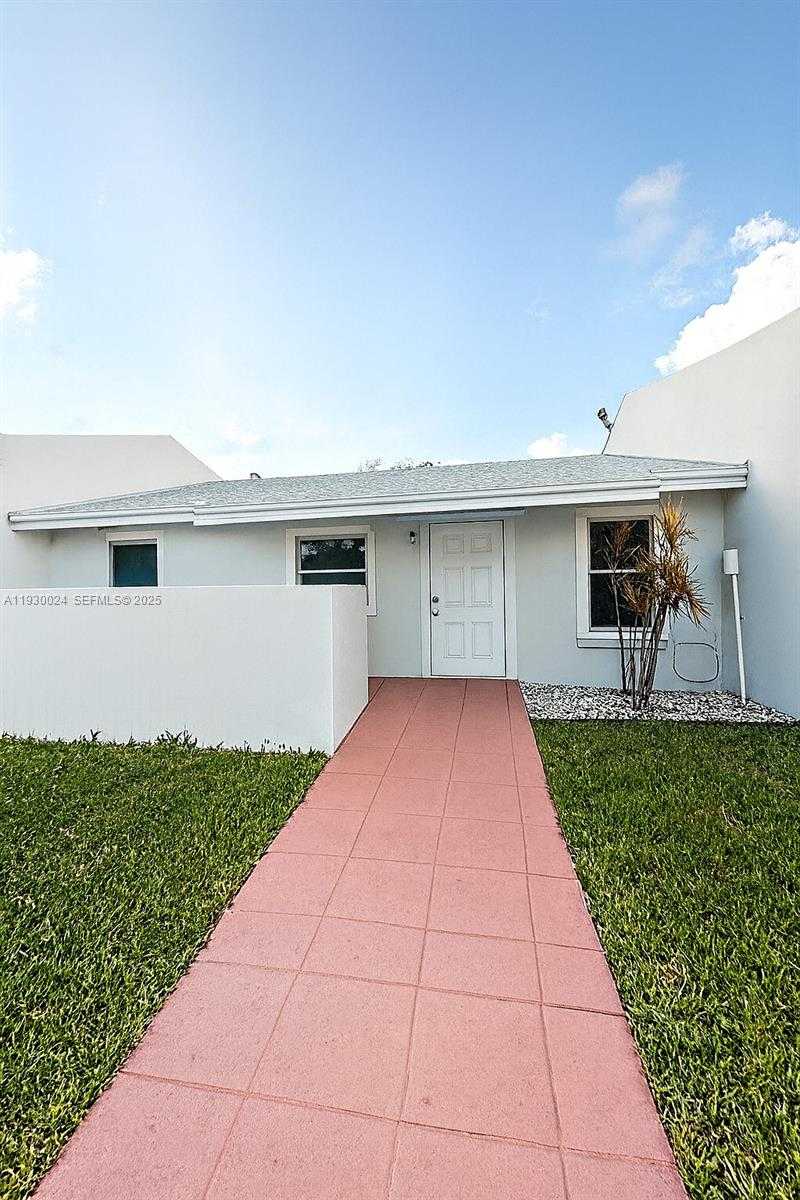 10385 SW 209th Ln Cutler Bay Florida United States, Sale Pending, residential,  , One Stop Realty - Miami