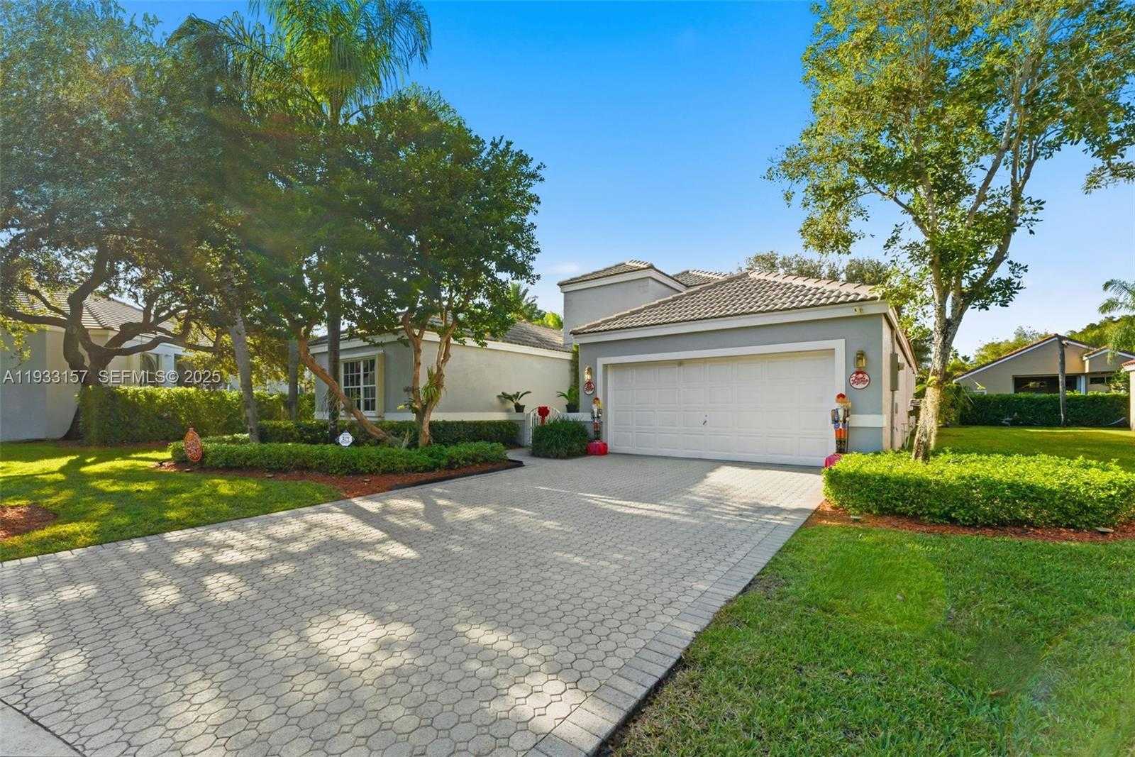 2019 Cove Ln Weston Florida United States, for Sale, residential, Radmila Mandel, Florida Sky Realty Group