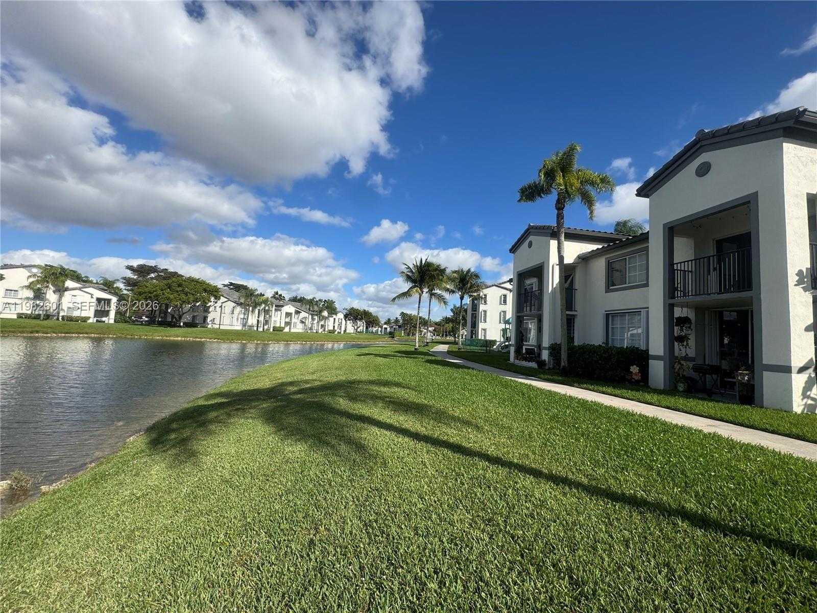 4370 NW 107th Ave  APT 205 Doral Florida United States, for Rent, residential, Roberto Villasmil, Interinvestments Realty, Inc.