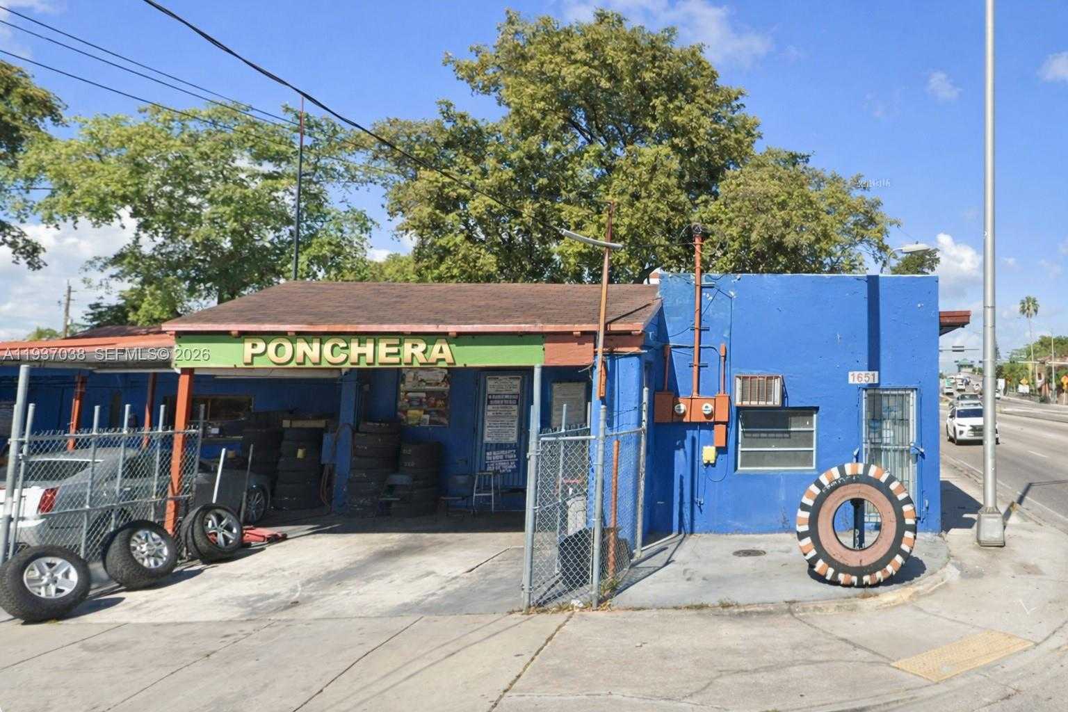 1650 NW 27th Ave Miami Florida United States, for Sale, commercial, Demo Agent, InCom Real Estate - Sample Office 