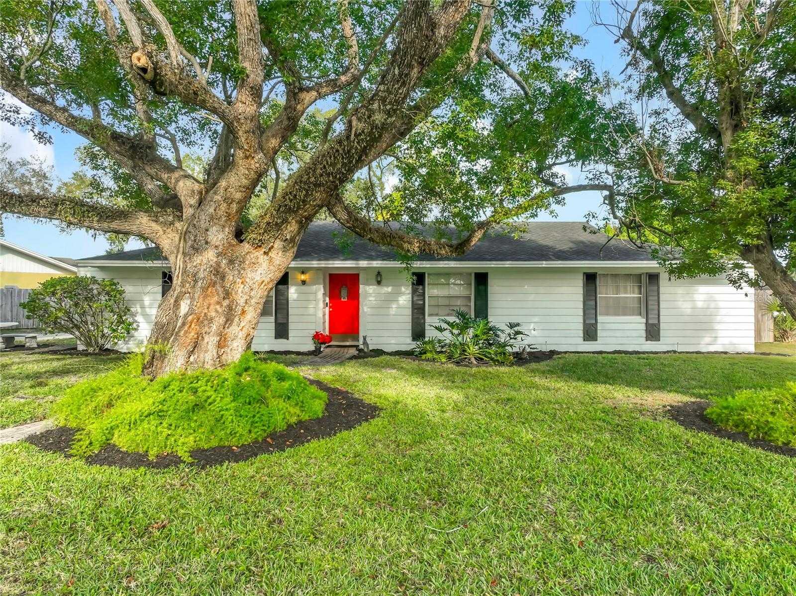 415 HERMITAGE DRIVE Altamonte Springs Florida United States, for Sale, residential, Zaira Mejia, Spaces & Styles Group
